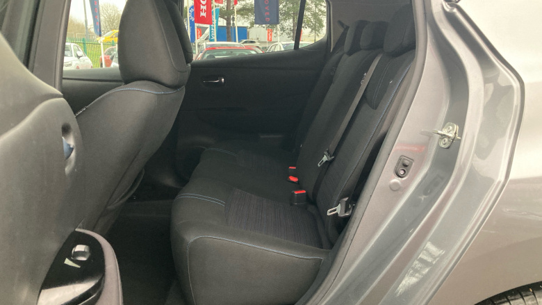 Nissan LEAF 110kW N-Connecta 39kWh 5dr Auto Electric Hatchback